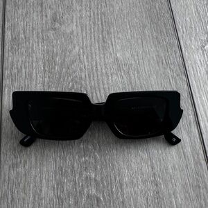 LE SPECS LUXE MASCARA SUNNIES